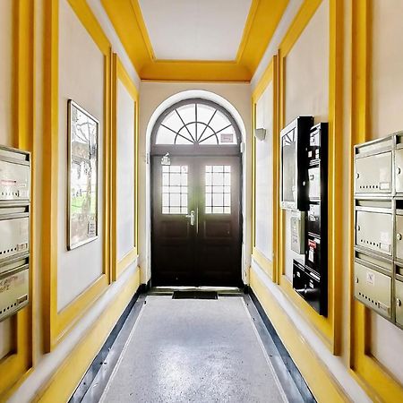 Attic Apartment On Waterfront / View / Netflix براغ المظهر الخارجي الصورة