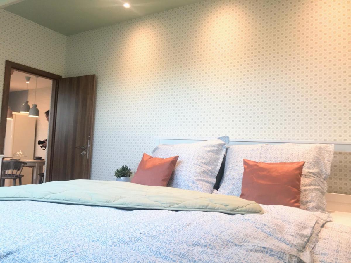Attic Apartment On Waterfront / View / Netflix براغ المظهر الخارجي الصورة