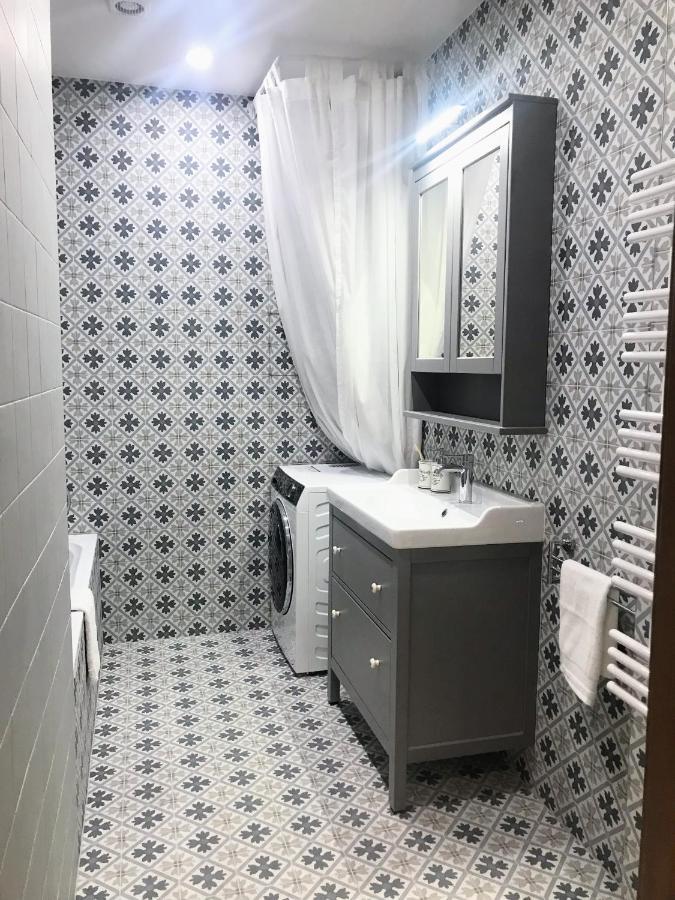 Attic Apartment On Waterfront / View / Netflix براغ المظهر الخارجي الصورة