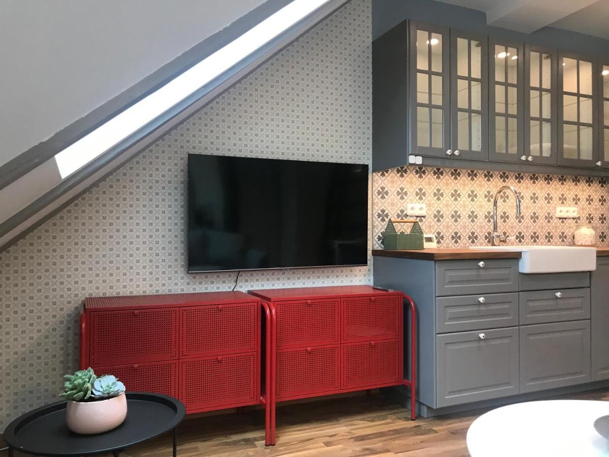 Attic Apartment On Waterfront / View / Netflix براغ المظهر الخارجي الصورة