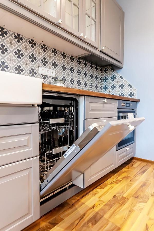 Attic Apartment On Waterfront / View / Netflix براغ المظهر الخارجي الصورة