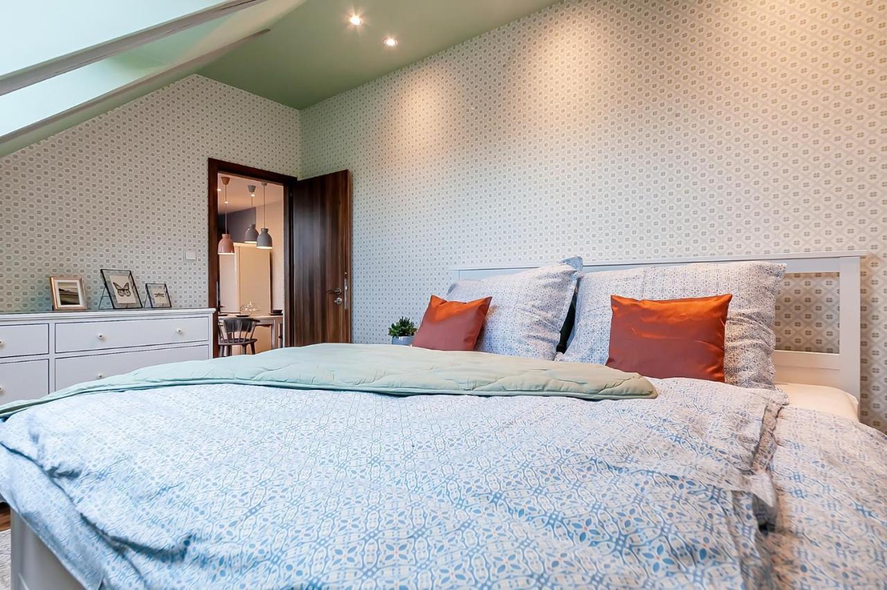 Attic Apartment On Waterfront / View / Netflix براغ المظهر الخارجي الصورة