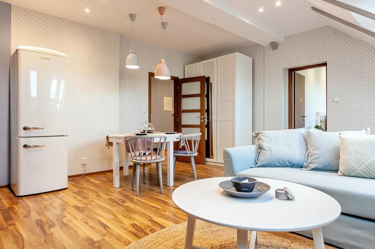 Attic Apartment On Waterfront / View / Netflix براغ المظهر الخارجي الصورة